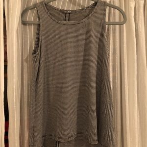 Coin 1804 Los Angeles Striped Black and White Tank